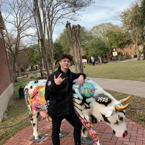 Meet your Posher, Kameron